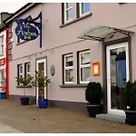 The Old Anchor 3*