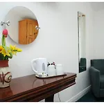 The Old Anchor 3*