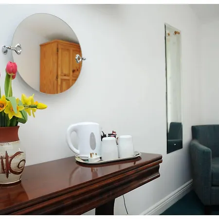 The Old Anchor 3*